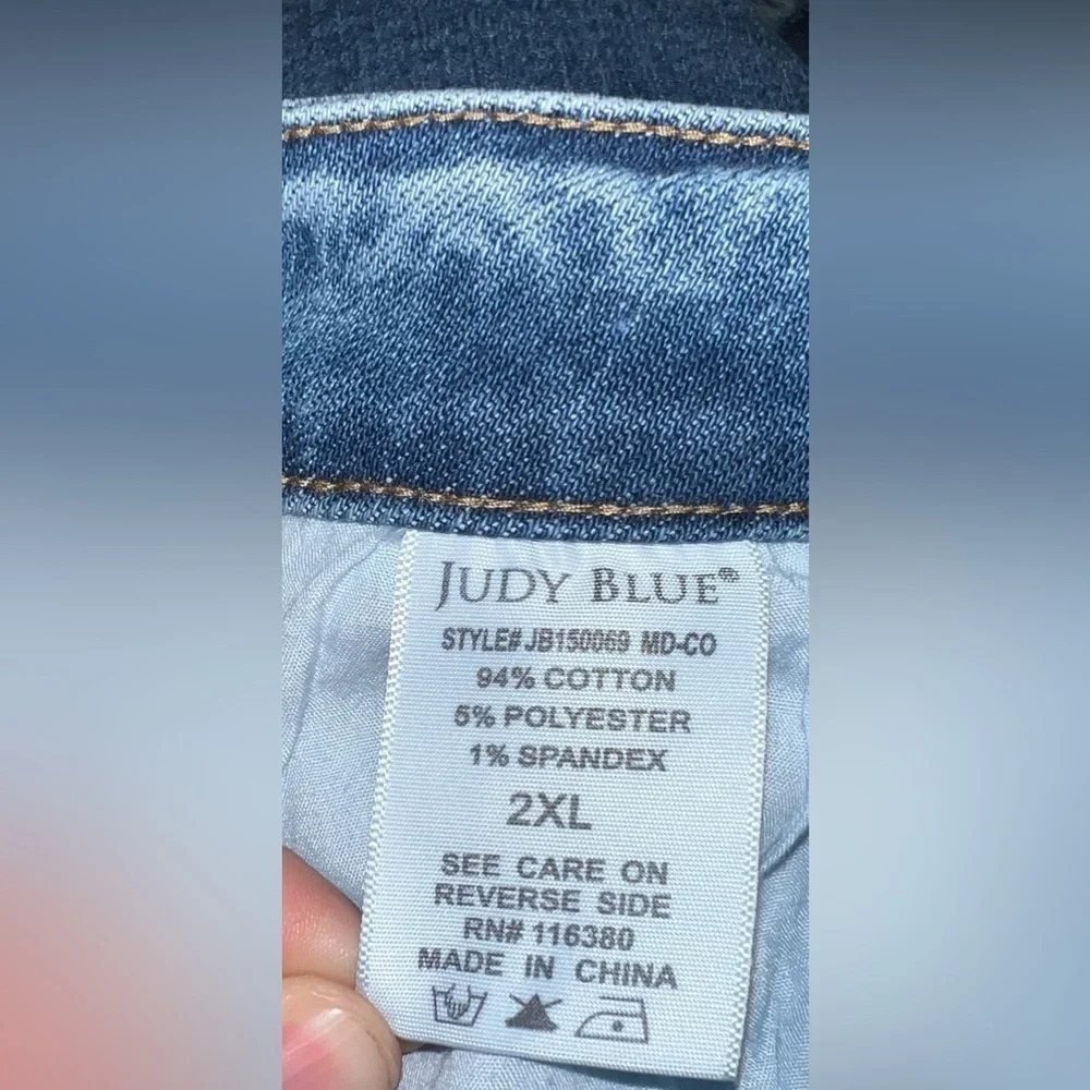 Judy Blue High Rise Star Embroidered Denim Shorts